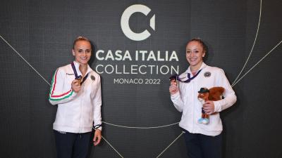 Asia D'Amato e Martina Maggio festeggiate a Casa Italia
