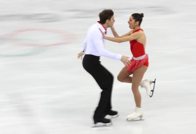 The artistic pairs in the short program