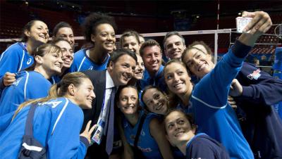 Women's Volleyball World Championship 2014: Matteo Renzi meets Italy Team