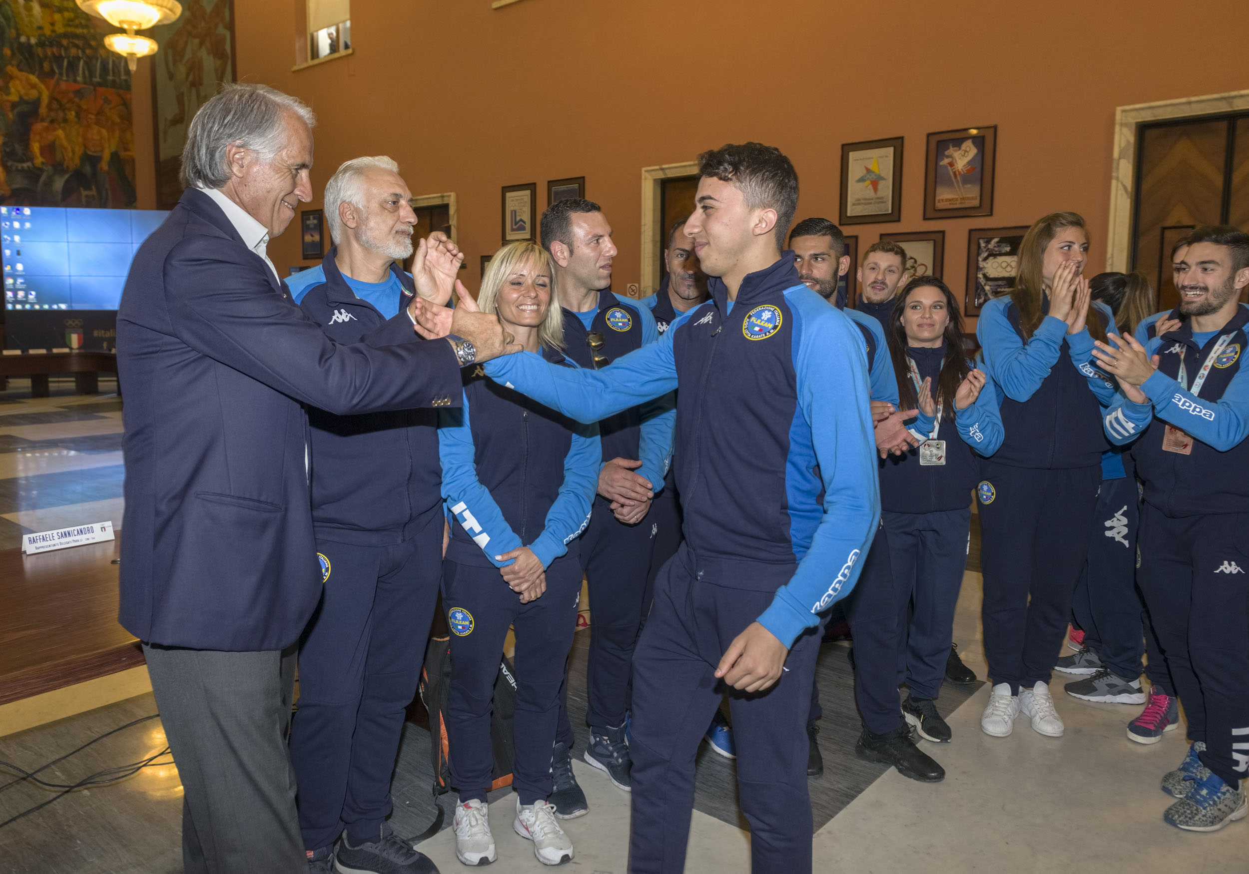 191 ©ZC_GMT_155123