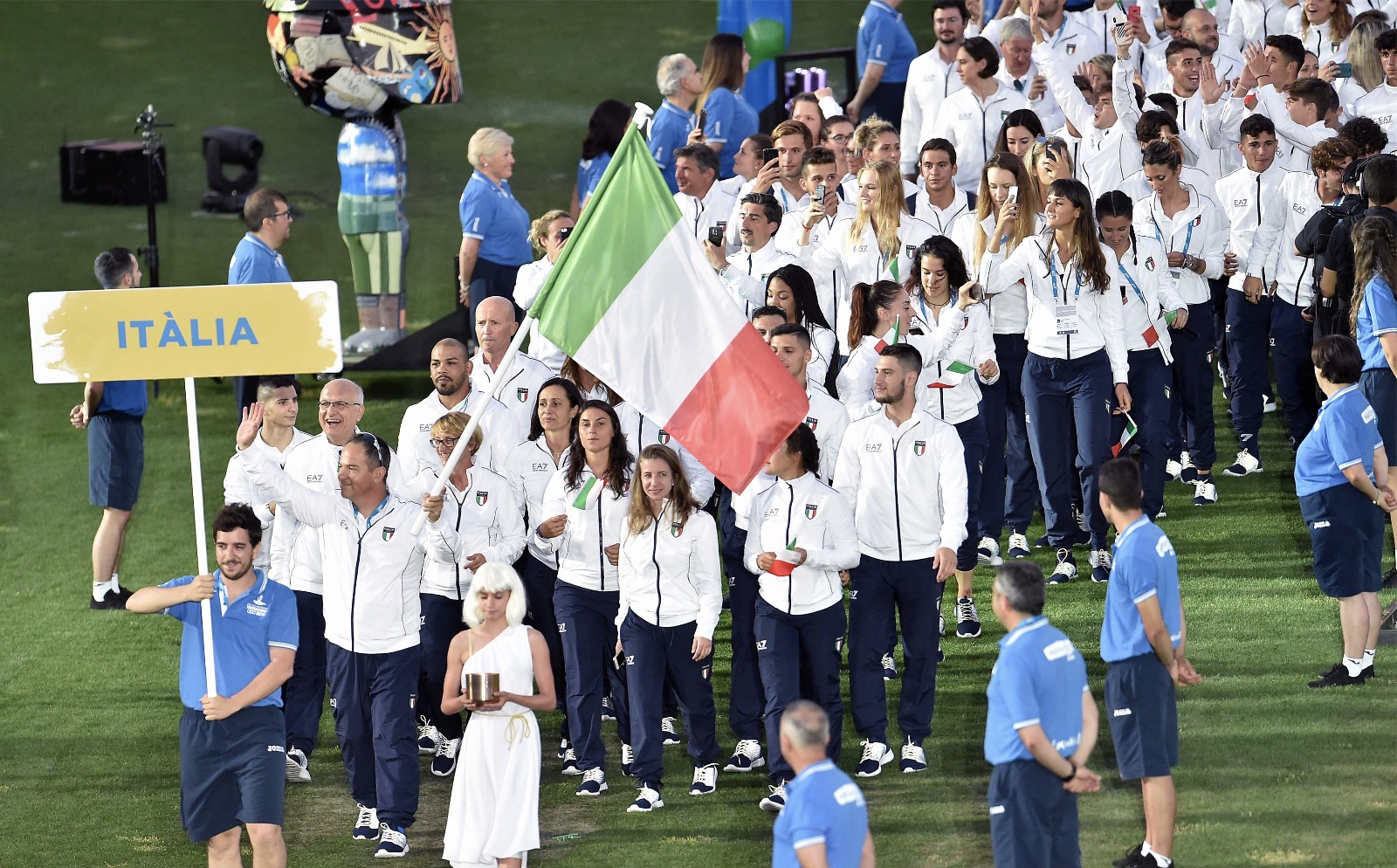 The curtain rises on Taragona 2018, Italy marches with the standard bearer, Pellielo