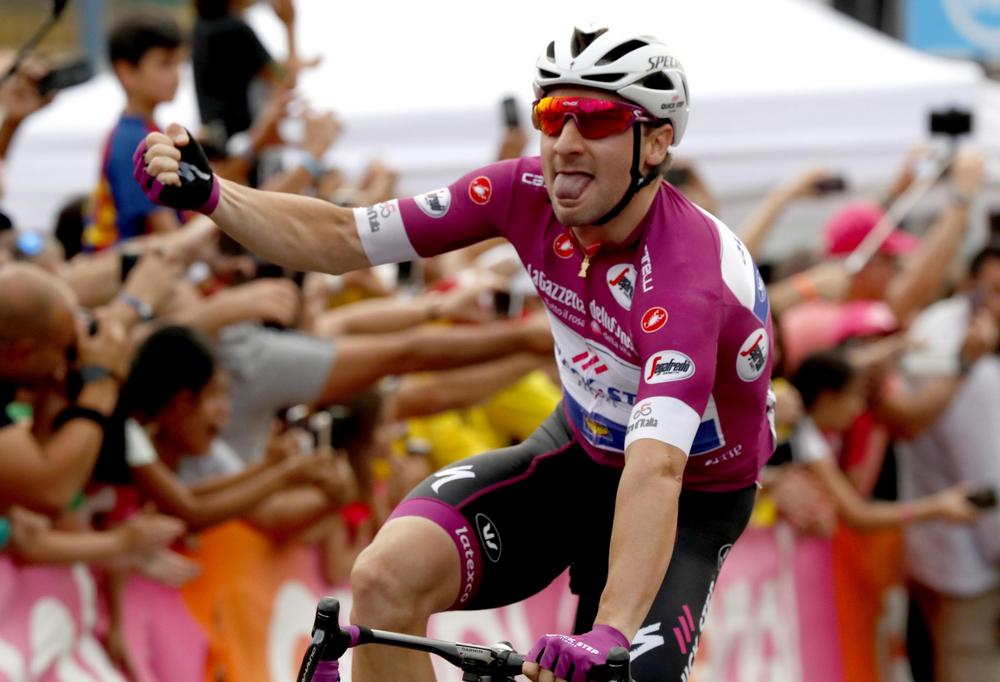 Strepitoso Elia Viviani: seconda vittoria consecutiva per l'olimpionico al Giro d'Italia