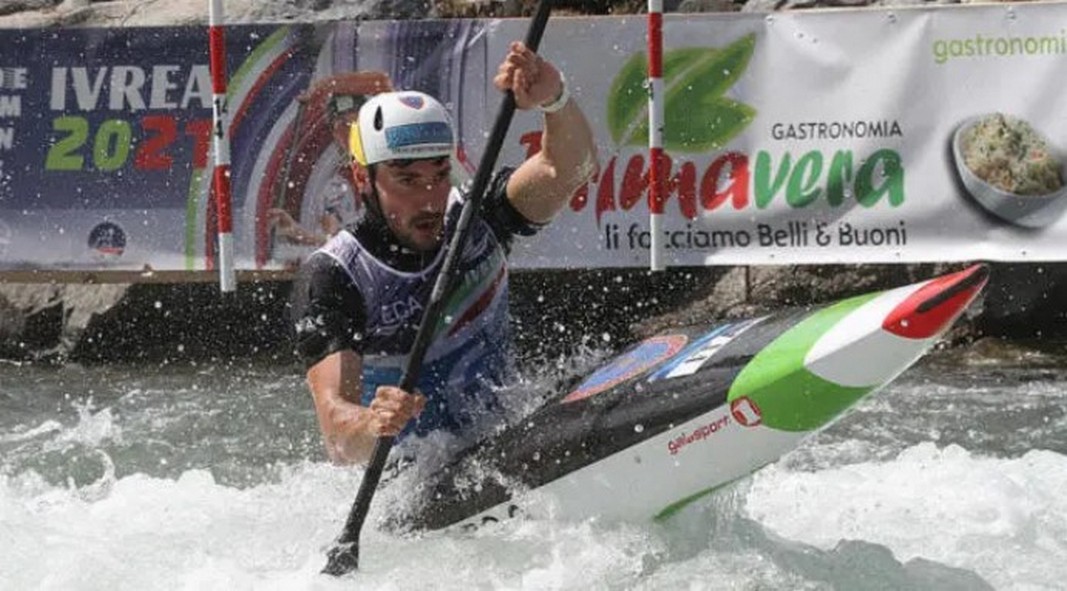 images/1-Primo-Piano-2021/De_Gennaro_K1_slalom.jpg