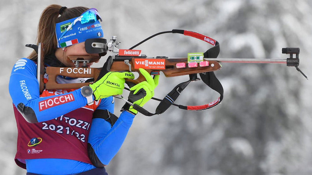 Lisa Vittozzi sugli scudi in Coppa del Mondo: secondo posto a Kontiolahti, azzurra leader della classifica