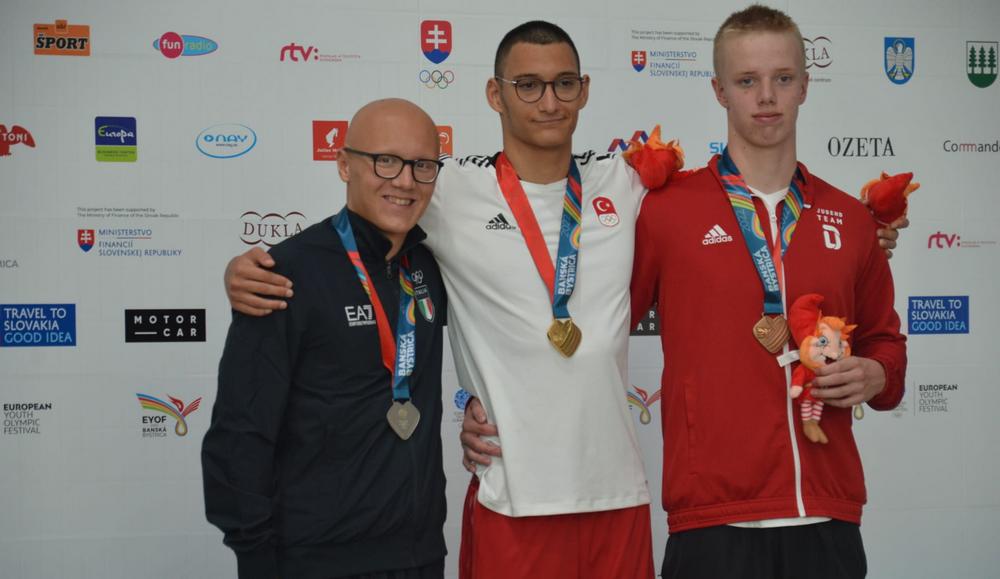 Prime medaglie Italia Team a Banská Bystrica 2022. Bertoni d'argento nei 400 sl, Arisi bronzo nella 5 km di marcia