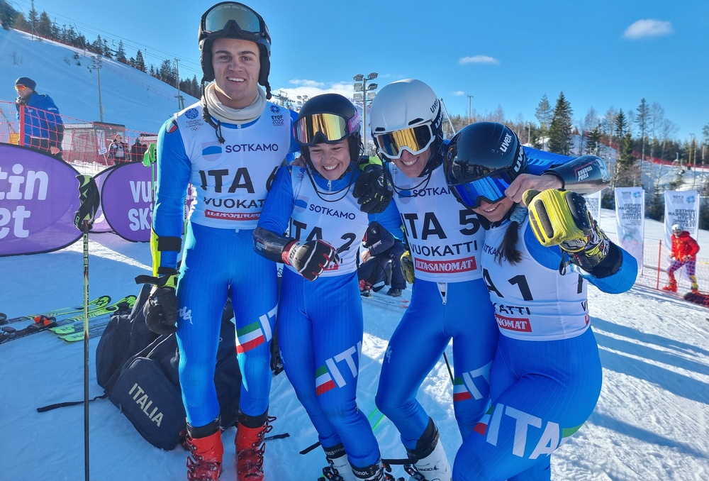 Pioggia di medaglie a Vuokatti, Italia in doppia cifra. Argento nel parallelo a squadre e con Zich nell'artistico. De Martin Pinter (fondo) 3ª nella sprint