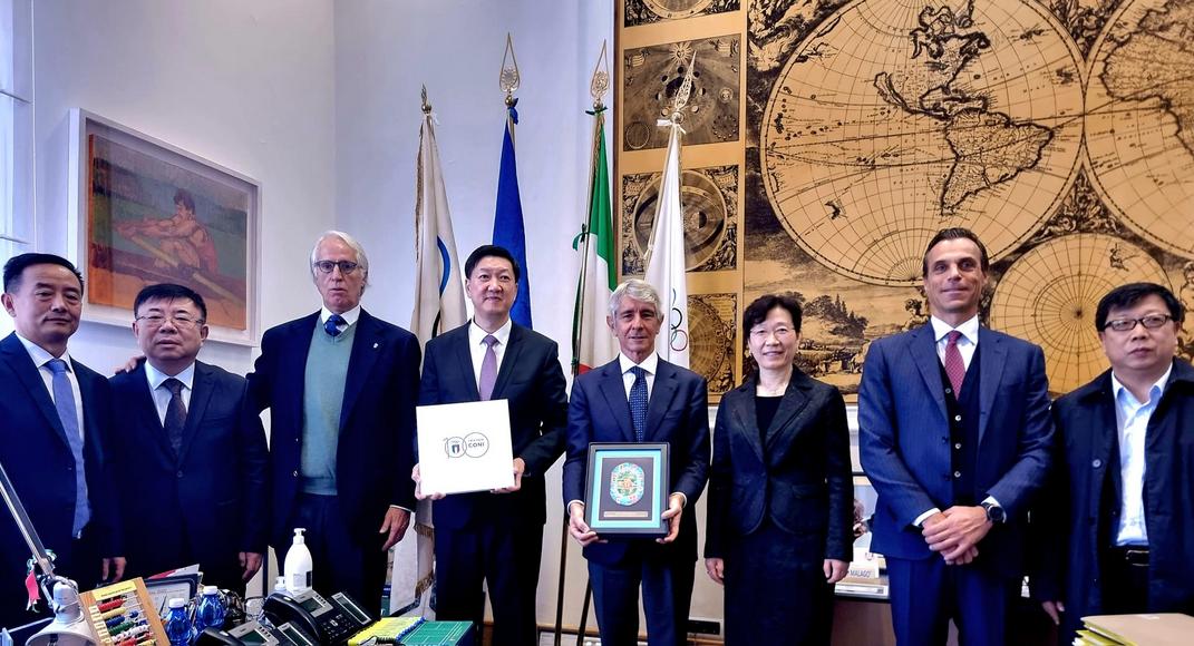 Abodi and Malagò meet the Minister for Sport and President of the Chinese Olympic Committee Gao Zhidan. Memorandum of understanding signed