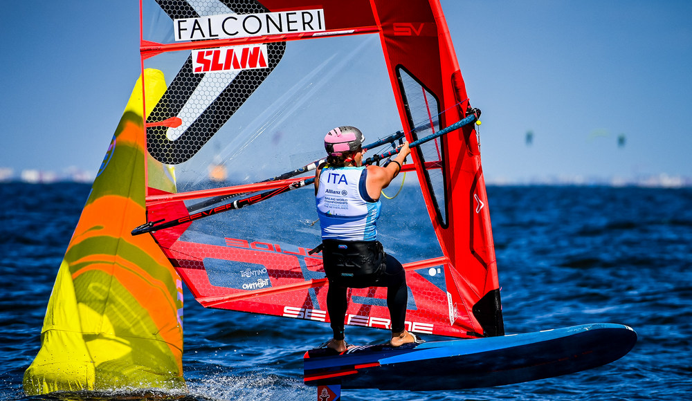 Ai Mondiali sorridono gli azzurri dell'iQFOiL e del kite: poker di carte olimpiche per l'Italia Team