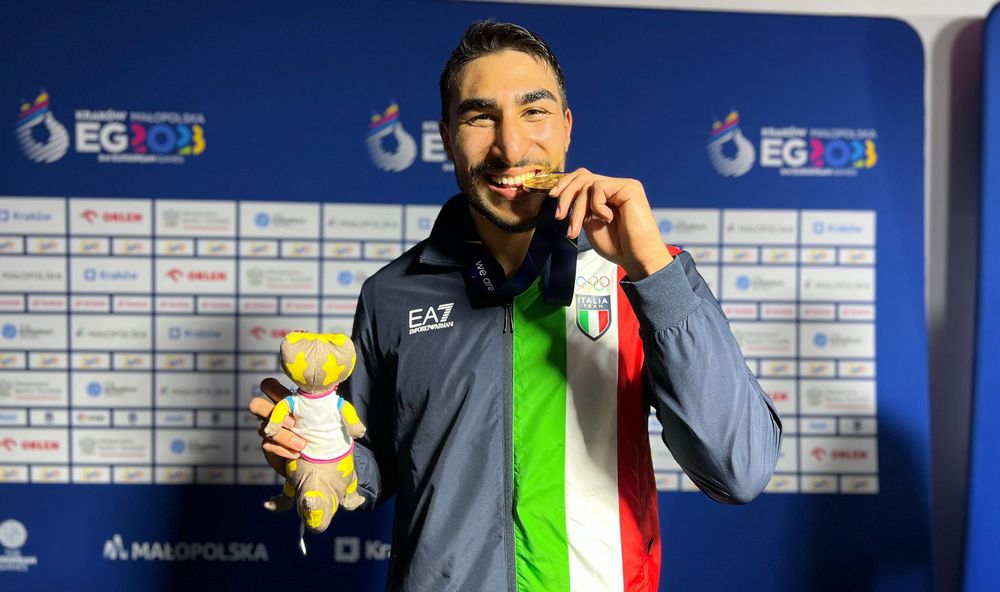 Aziz Abbes Mouhiidine portabandiera Italia Team nella cerimonia di chiusura di domani