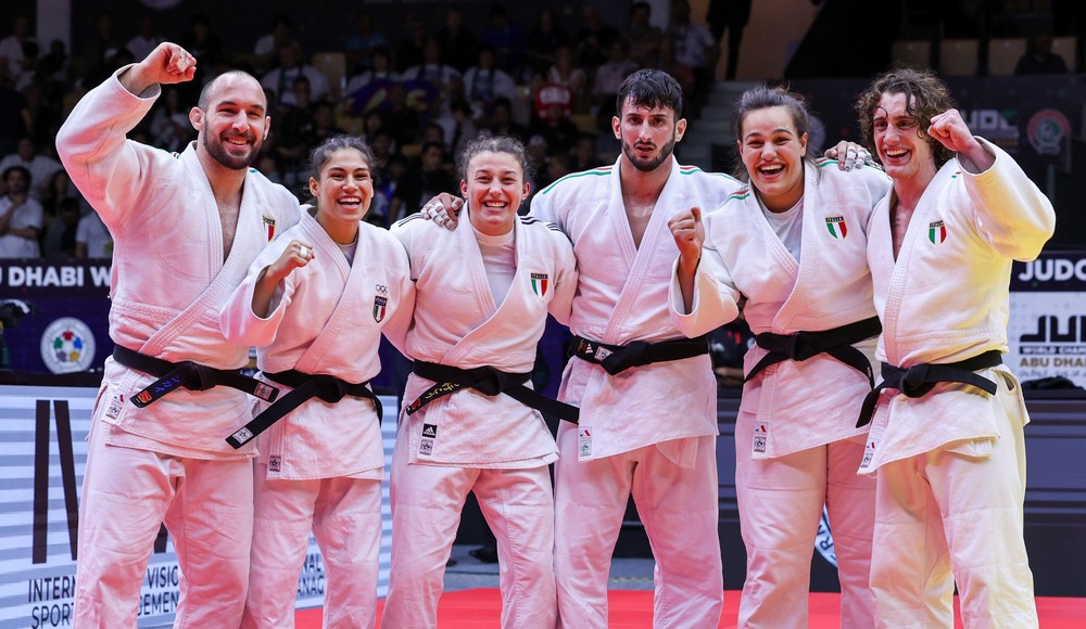L'Italia chiude i Mondiali sul podio: storico bronzo nella prova a squadre miste di Abu Dhabi