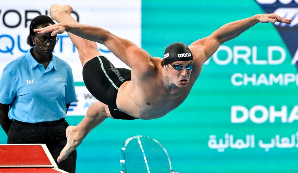 Nicolò Martinenghi d'argento a Doha: terzo podio mondiale consecutivo nei 100 rana