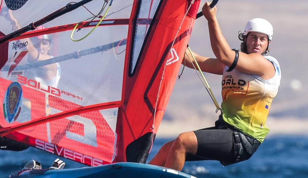 Italia sul tetto del mondo a Lanzarote: Nicolò Renna vince la medaglia d'oro nell'iQFOiL