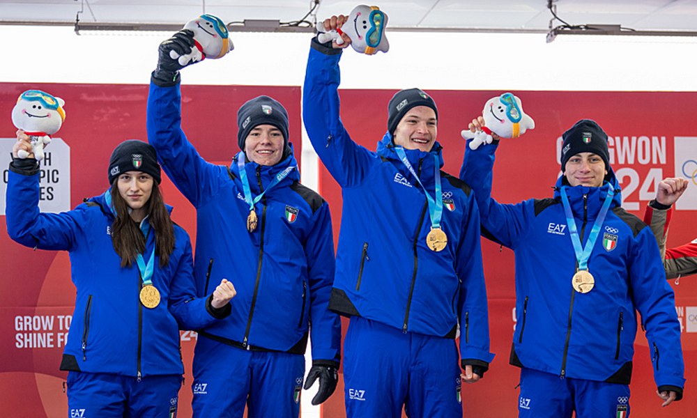Che squadra! Lo slittino azzurro non ha rivali, oro nel Team Relay a Gangwon 2024. Record di titoli per l'Italia Team