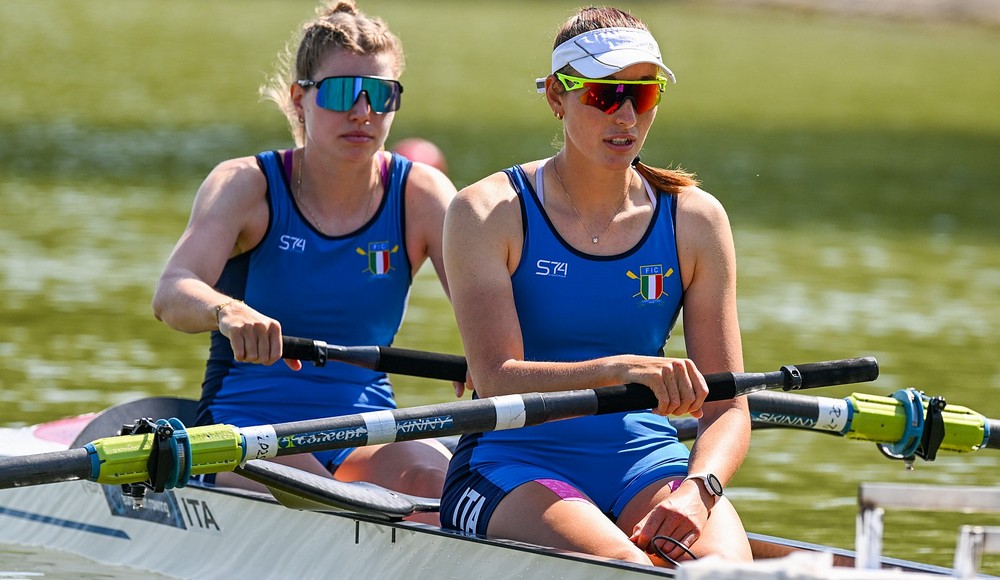 L'Italia apre gli Europei con un doppio podio: medaglia d'argento per i due senza azzurri in Bulgaria