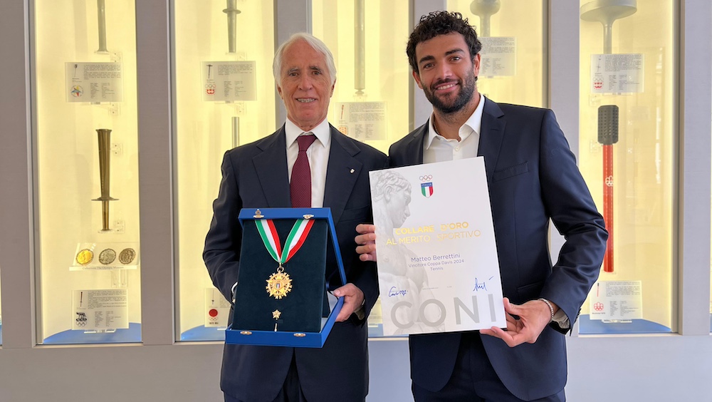 Consegnato il Collare d’Oro per la Coppa Davis a Berrettini, Malagò: “Ha fatto tanto per il tennis italiano”