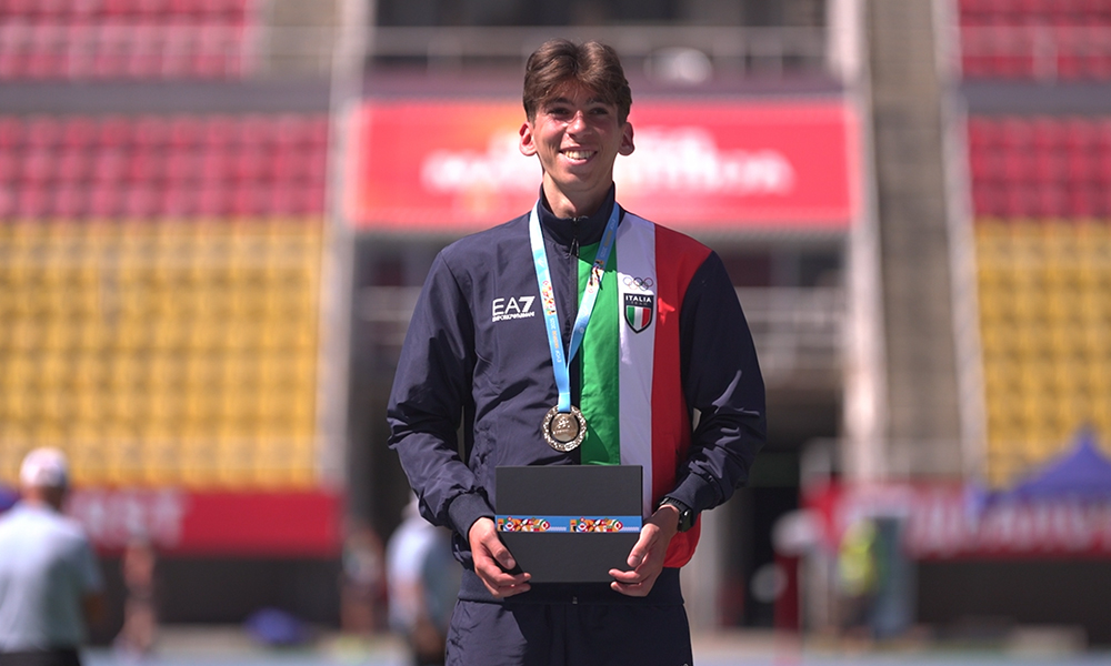 Giornata d'oro per l'Italia con nuoto, marcia e la staffetta 4x400 mista Giornata d'oro per l'Italia con nuoto, marcia e la staffetta 4x400 mista