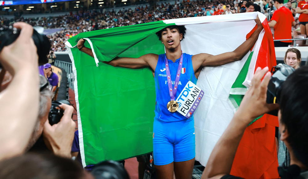 Epico Mattia Furlani: decolla fino a 8.39 ai Mondiali di Tokyo e vince un oro storico nel salto in lungo