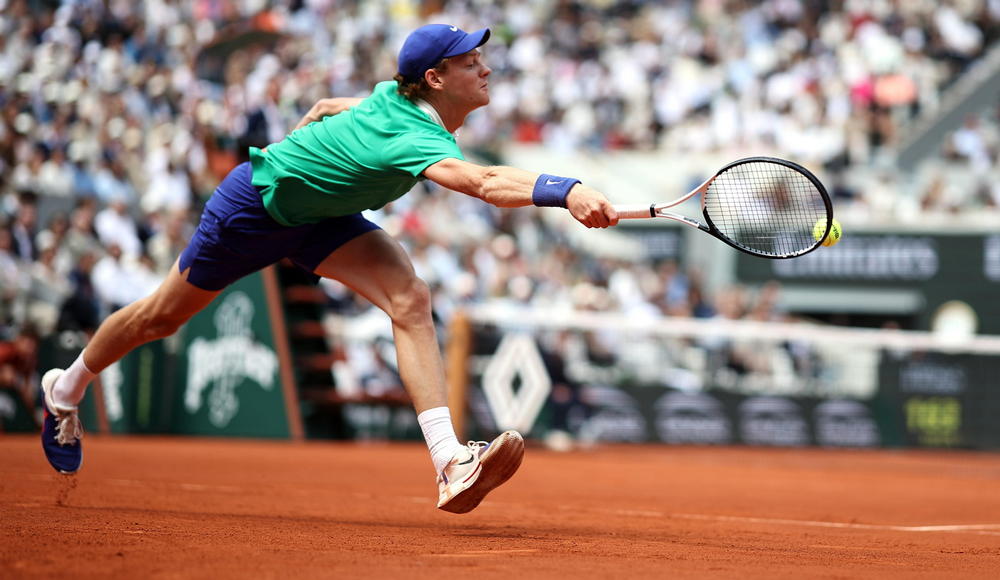 Roland Garros: Sinner subisce la rimonta di Alcaraz e si arrende al super tie-break nella finale di Parigi