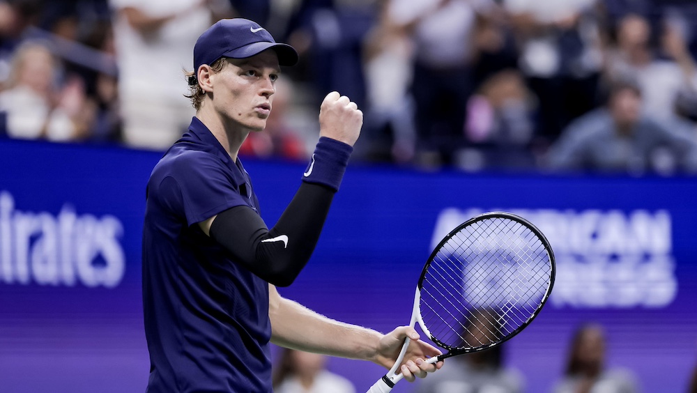 Sinner in finale agli US Open per il secondo anno consecutivo: l’azzurro si giocherà con Alcaraz titolo e leadership del ranking ATP