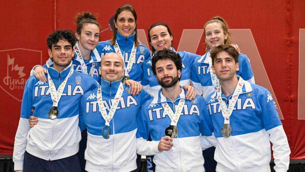Coppa del Mondo: la Nazionale femminile di fioretto trionfa nella prova a squadre di Vancouver, secondi gli azzurri Coppa del Mondo: la Nazionale femminile di fioretto trionfa nella prova a squadre di Vancouver, secondi gli azzurri