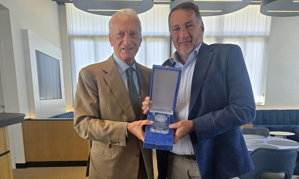 Il Presidente Buonfiglio incontra il n.1 degli EOC Capralos al CPO “Giulio Onesti” Il Presidente Buonfiglio incontra il n.1 degli EOC Capralos al CPO “Giulio Onesti”