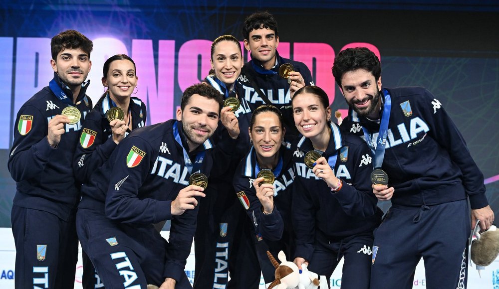 Mondiali, Italia da urlo nelle prime gare a squadre: oro per i fiorettisti, in trionfo anche le spadiste