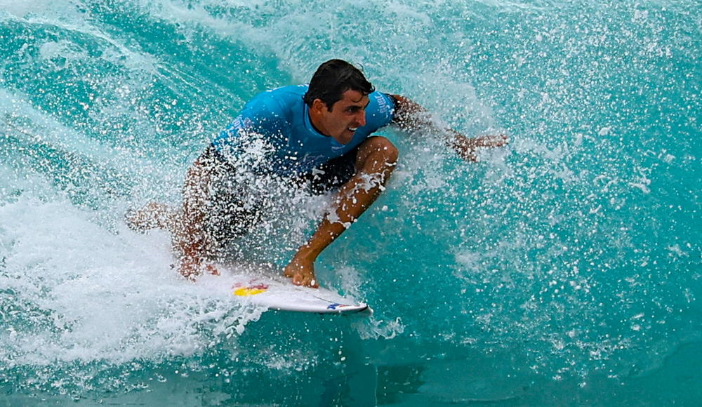 Cloudbreak, Leonardo Fioravanti ancora sul podio nel Championship Tour: terzo posto al Fiji Pro
