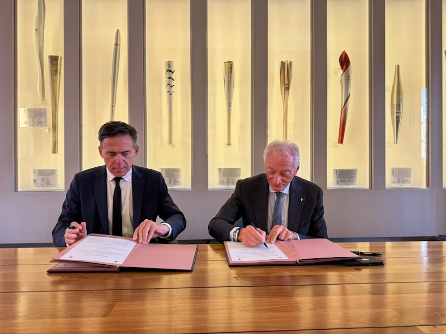 Firma con Pisa