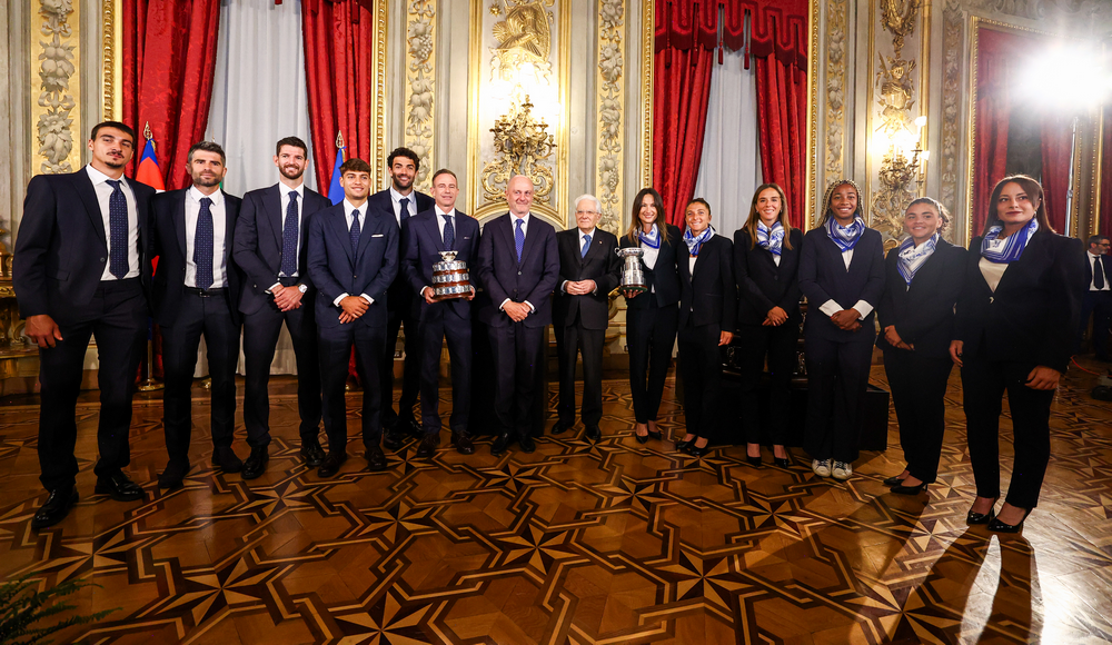 Mattarella accoglie le Nazionali vincitrici di Billie Jean King Cup e Coppa Davis: “Tennis italiano protagonista nel mondo”
