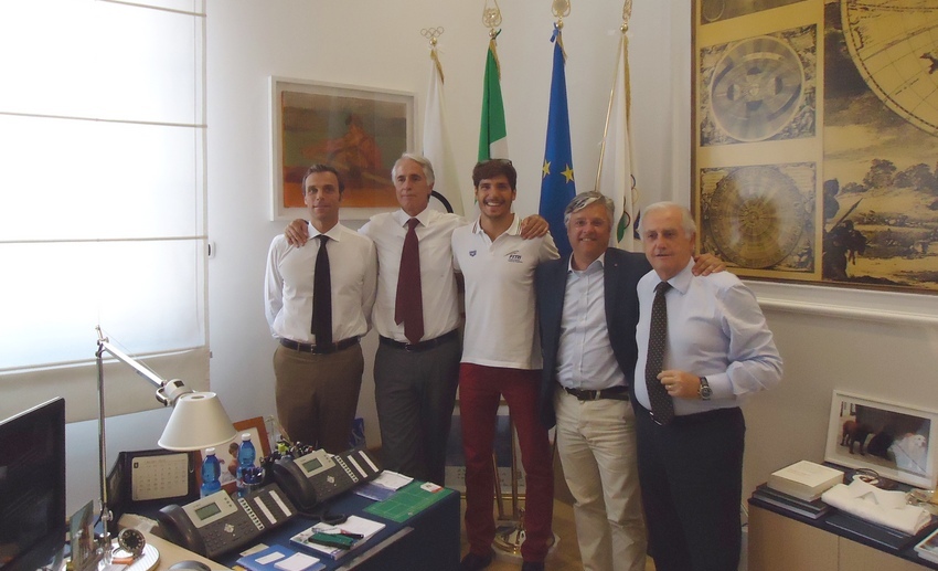 Malagò, Fabbricini e Mornati ricevono l'azzurro del triathlon Alessandro Fabian