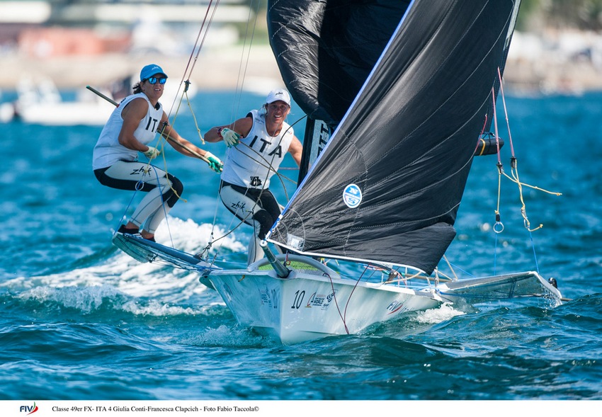 Giulia Conti e Francesca Clapcich (49er FX) prime veliste col pass olimpico individuale