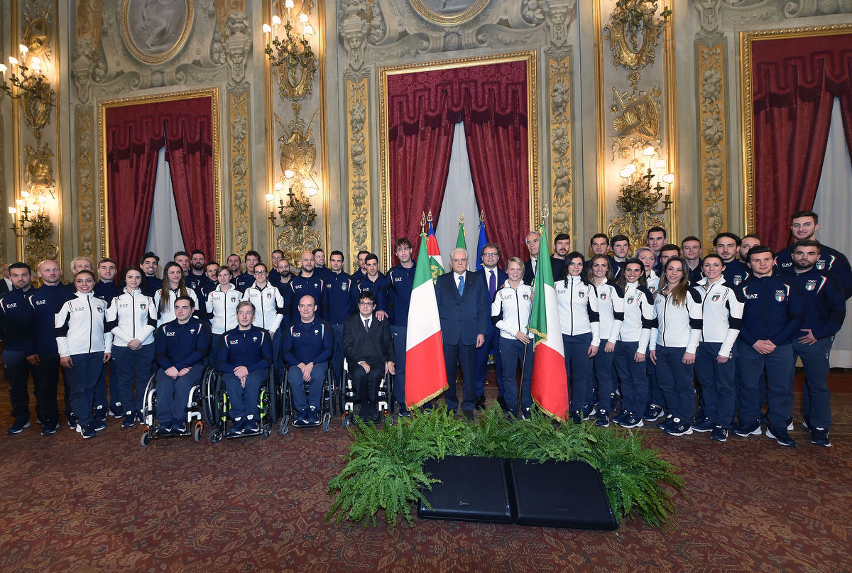 Italian flag handed to Arianna Fontana and Florian Planker. Mattarella: Italy is by your side