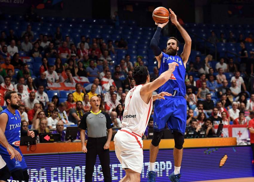 Europei: Datome ferma la Georgia sul 71-69. Sabato agli ottavi Italia-Finlandia