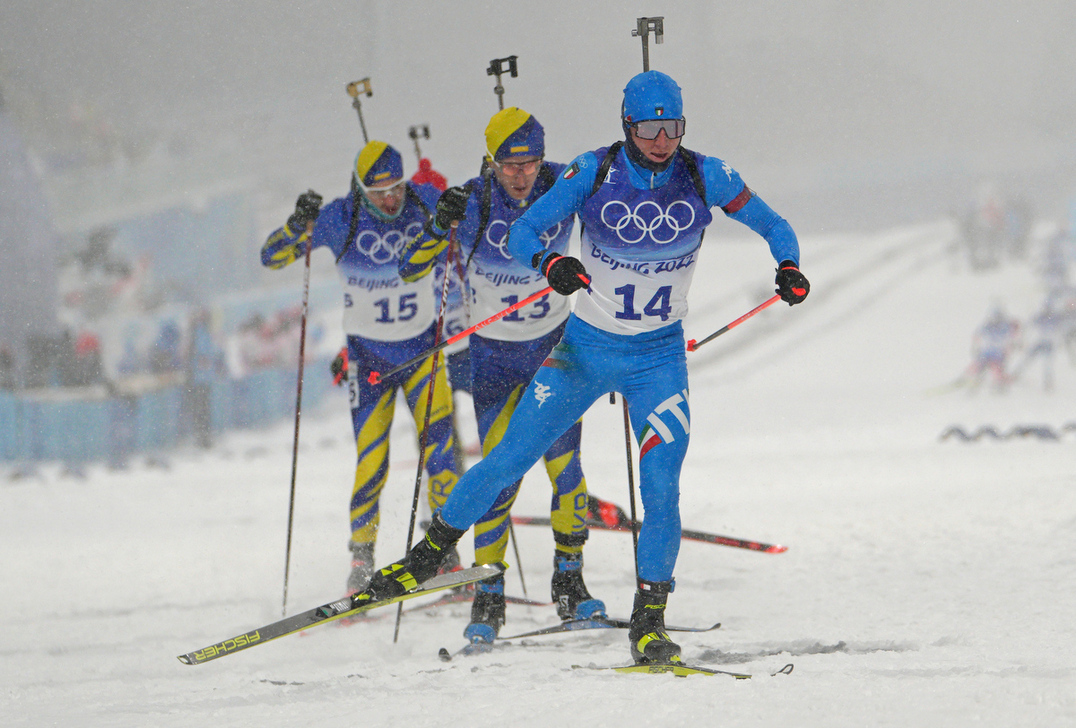 Slalom gigante sotto la neve, solo il 51% ha fatto due manche. Short Track Sighel cade in finale 500 m. Hofer quarto nella pursuit di Biathlon