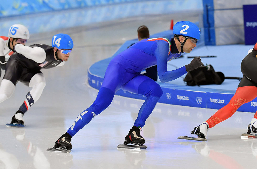 Giovannini 11° nella mass start di velocità su ghiaccio. Il freddo riduce la 50 km di fondo: Salvadori 18° 