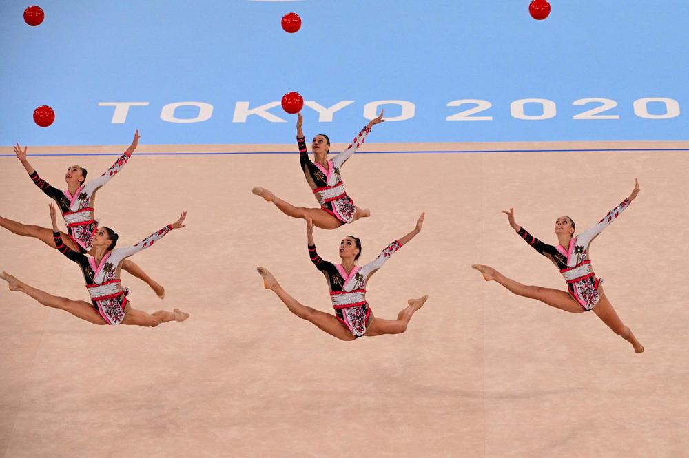 Farfalle di bronzo nell'All Around: 40° podio tricolore. Italia tutti i giorni a medaglia: record assoluto, solo eguagliabile