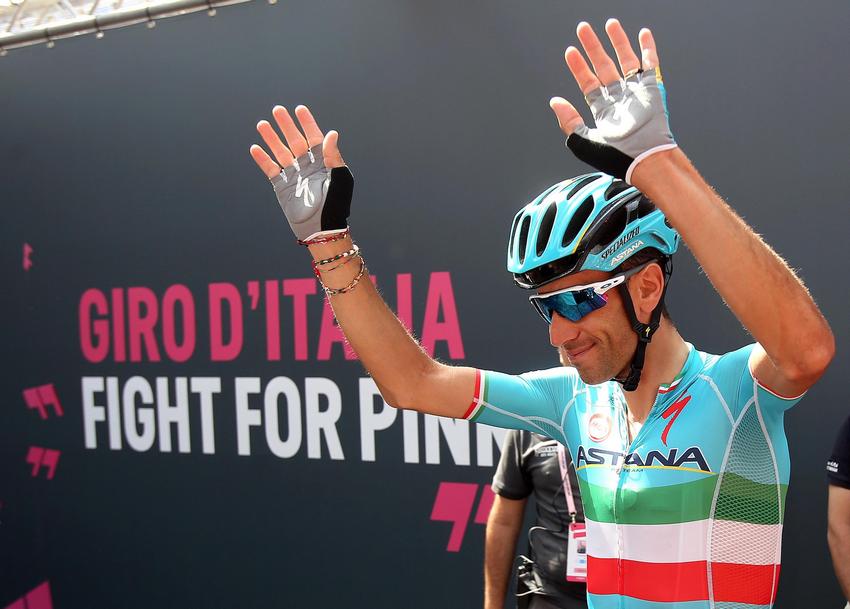 Impresa Nibali: torna "Squalo" e riapre il Giro d'Italia. Vinta per distacco la 19esima tappa