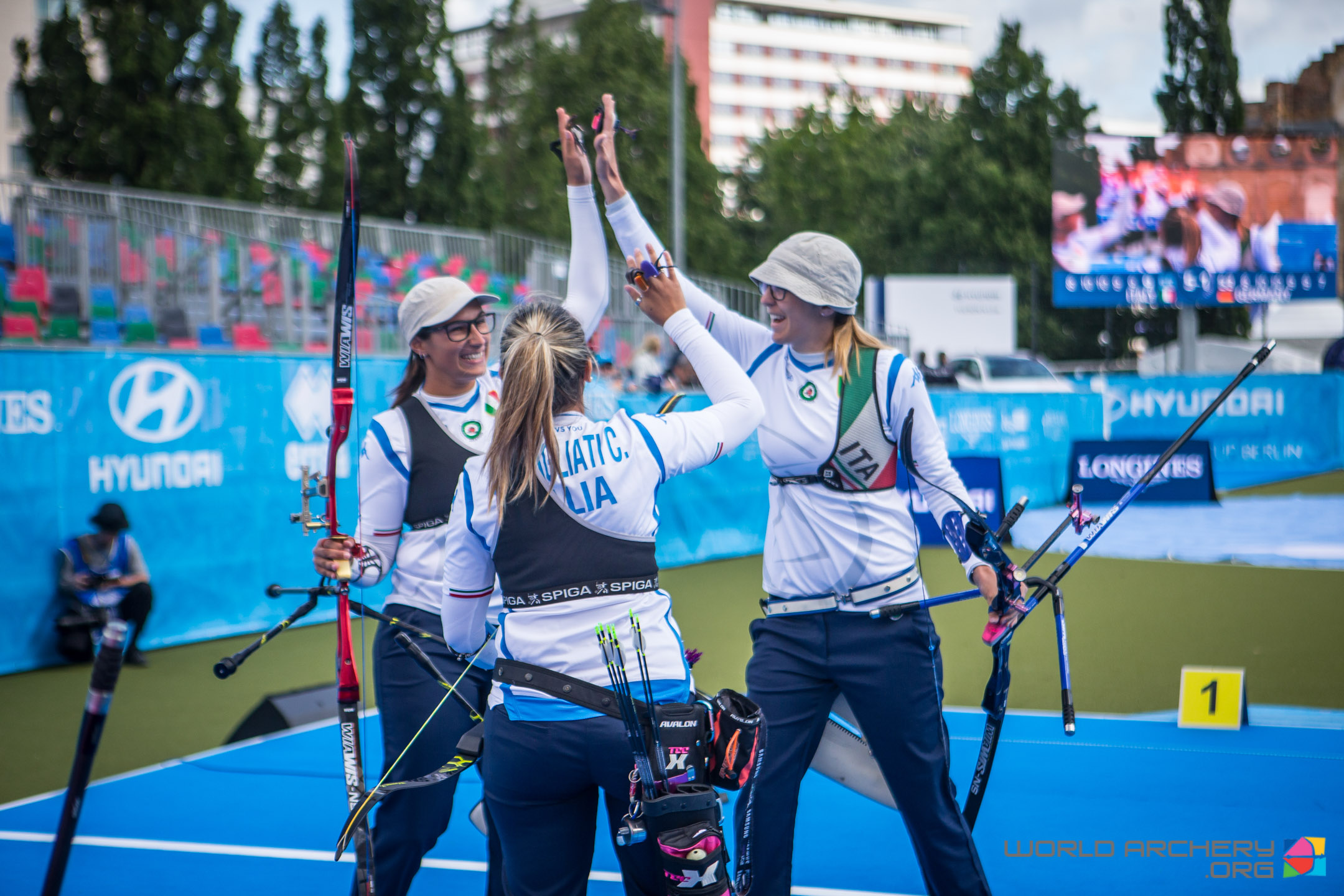 Coppa del Mondo a Berlino, le azzurre trionfano dopo 10 anni. Terzo posto per Nespoli e Mixed Team