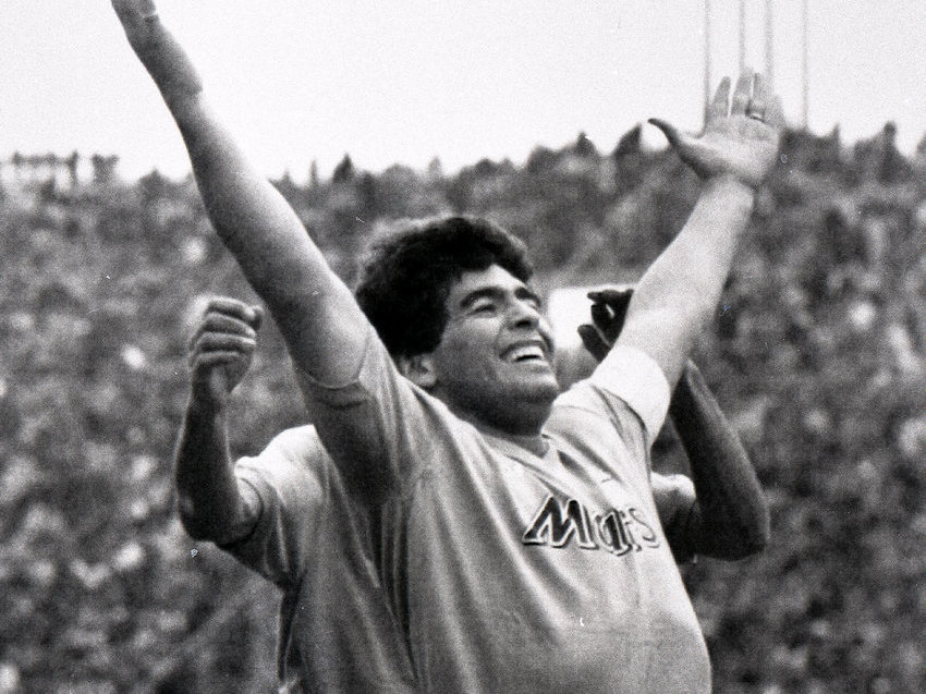 images/1Primo_Piano_2020/maradona2020.jpg