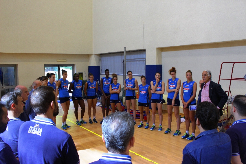 Il Presidente Malagò ha salutato le azzurre del volley in partenza per Rio