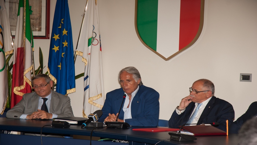 images/Conferenza_Stampa_1.jpg