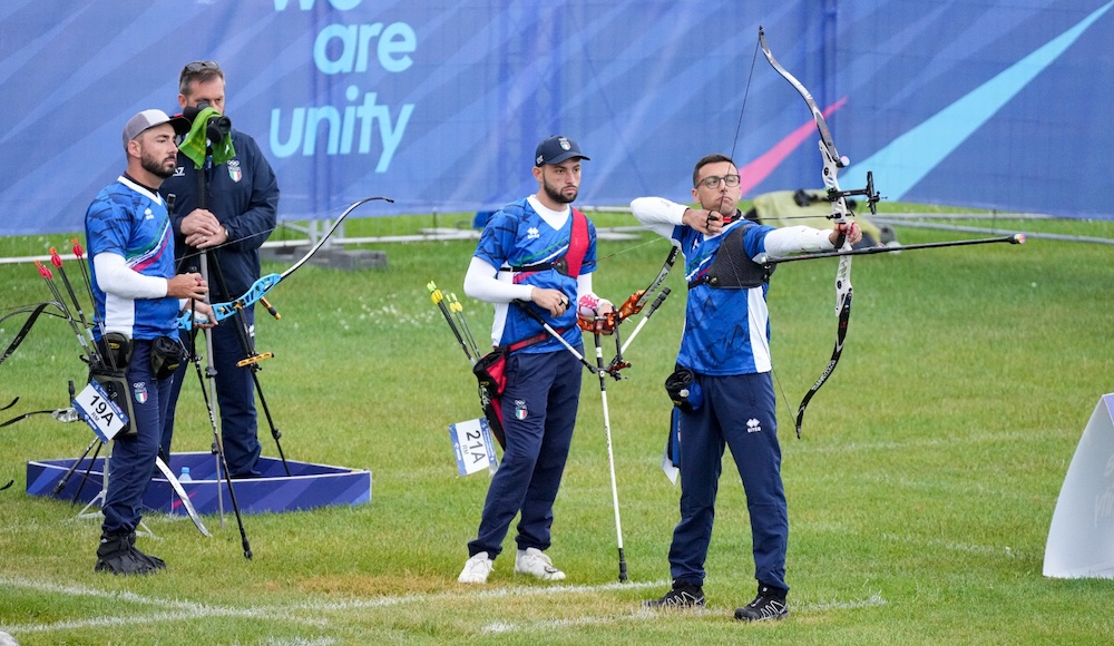 Due podi per le squadre azzurre di tiro con l'arco: uomini d'oro, donne di bronzo