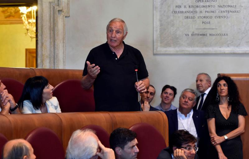 campidogliomezzelanigmt008 campidogliomezzelanigmt008