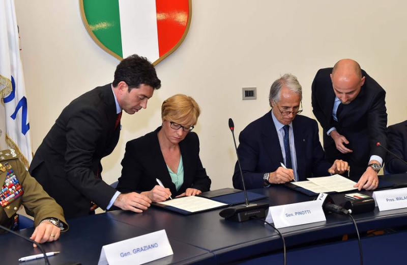 01 pinottimezzelanigmt25 01 pinottimezzelanigmt25