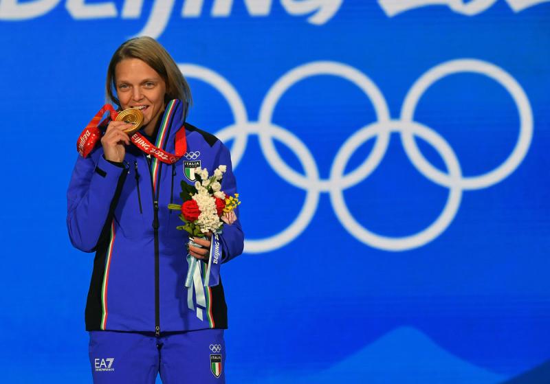 premiazione arianna fontana  foto mezzelani gmt019 premiazione arianna fontana  foto mezzelani gmt019