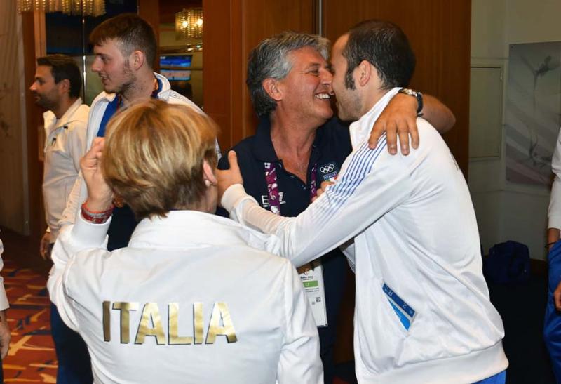 festeggiamentiboxenuotoschermamezzelanigmt005 festeggiamentiboxenuotoschermamezzelanigmt005