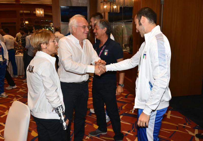 festeggiamentiboxenuotoschermamezzelanigmt006 festeggiamentiboxenuotoschermamezzelanigmt006