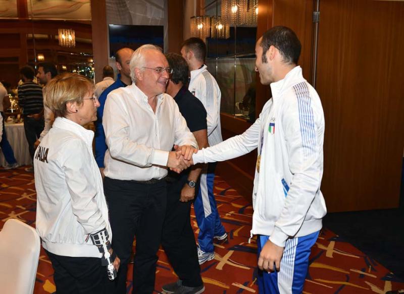 festeggiamentiboxenuotoschermamezzelanigmt007 festeggiamentiboxenuotoschermamezzelanigmt007