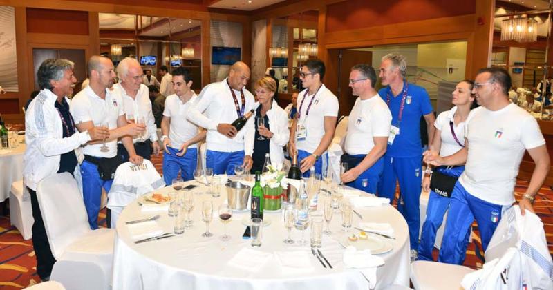 festeggiamentiboxenuotoschermamezzelanigmt017 festeggiamentiboxenuotoschermamezzelanigmt017