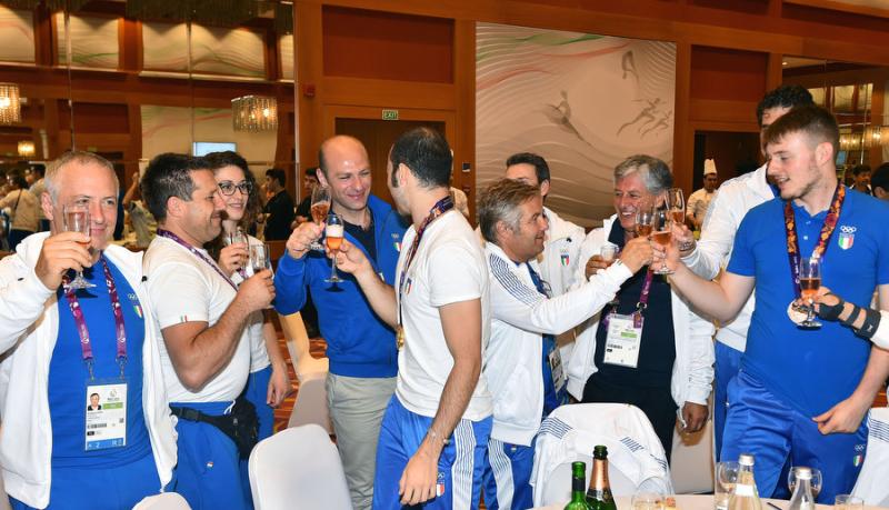 festeggiamentiboxenuotoschermamezzelanigmt030 festeggiamentiboxenuotoschermamezzelanigmt030